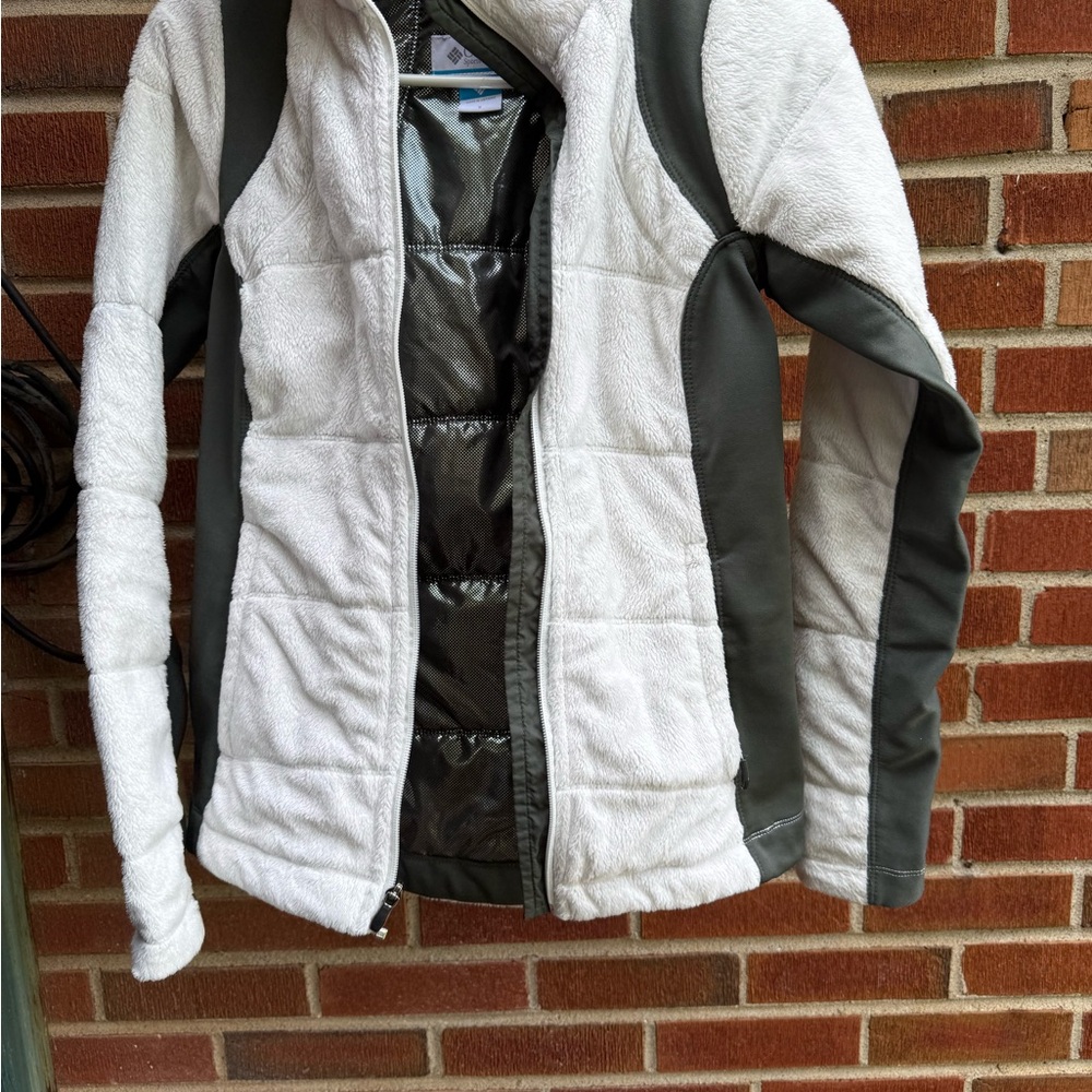 Columbia White and Gray Puffer Jacket Insulated Weather-Resistant
